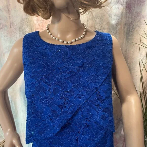 📌Ronni Nicole Lace Unique Layered Evening Dress Perfect For Any Formal Occasion - Picture 3 of 16